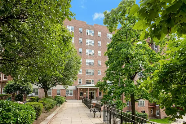 280 Collins AVE #6D, Fleetwood, NY 10552