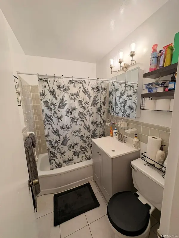 226-01 Hillside AVE #52, Queens Village, NY 11427