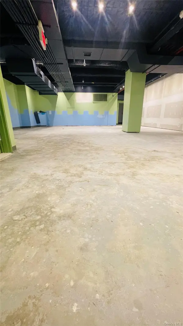 13517 Northern BLVD #Store, Flushing, NY 11354