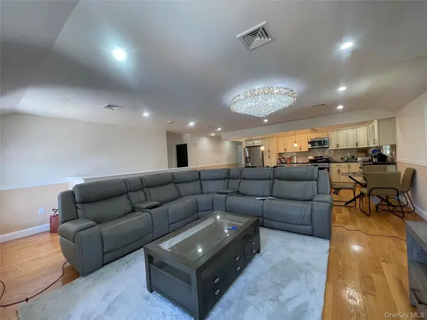 104-03 196th ST #2nd Floor, Jamaica, NY 11412
