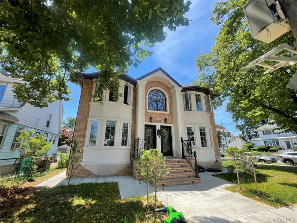 104-03 196th ST #2nd Floor, Jamaica, NY 11412
