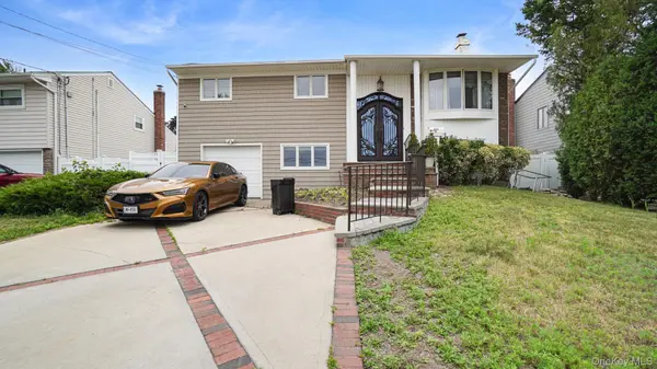 2694 Dorothy ST, Bellmore, NY 11710