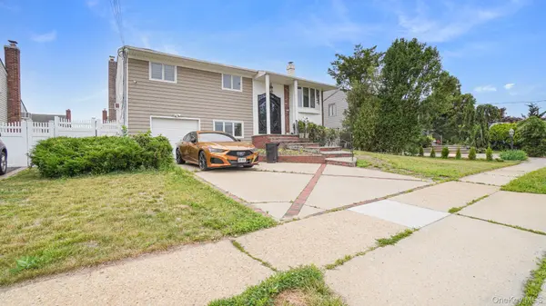 2694 Dorothy ST, Bellmore, NY 11710