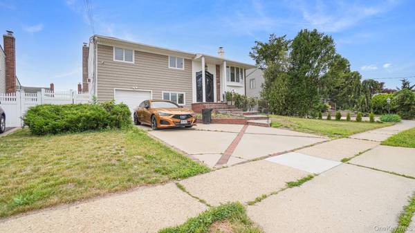 2694 Dorothy ST, Bellmore, NY 11710
