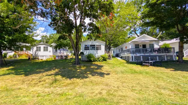 40 GARDENIA CIR #40, Hopewell Junction, NY 12533