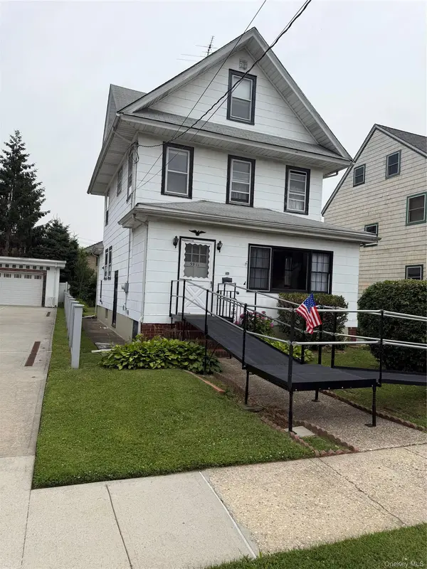 39-11 215th ST, Bayside, NY 11361