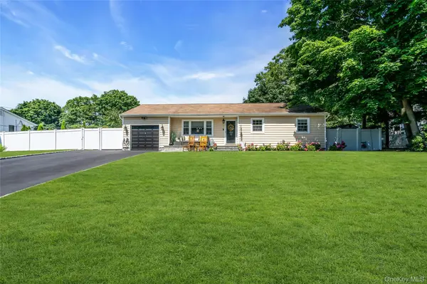 3 Lillian RD, Nesconset, NY 11767