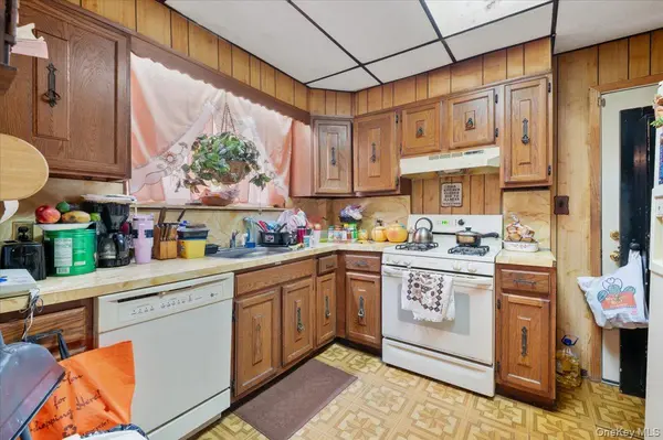 11590 223rd ST, Cambria Heights, NY 11411