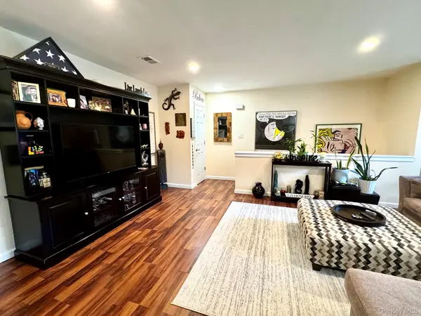 12 Denver CT #d12, Coram, NY 11727