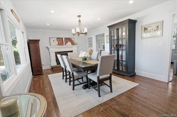 7 Vine ST, Bayville, NY 11709