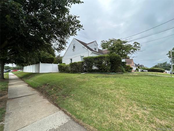 92 Melvin AVE, West Hempstead, NY 11552