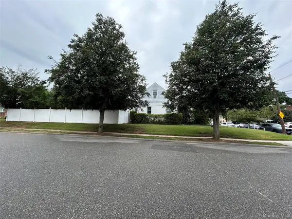 92 Melvin AVE, West Hempstead, NY 11552