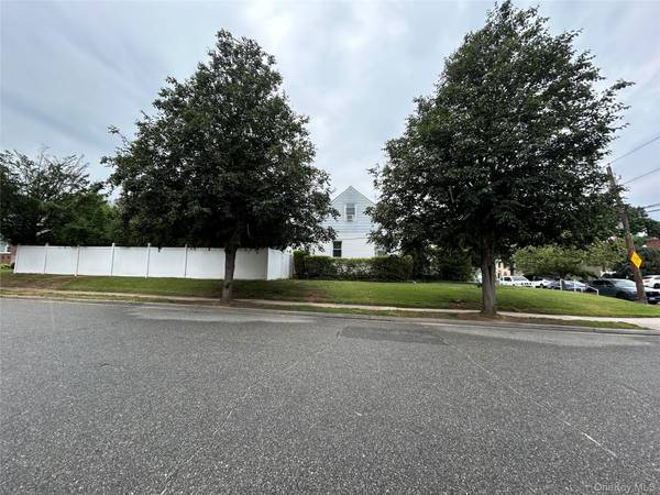 92 Melvin AVE, West Hempstead, NY 11552