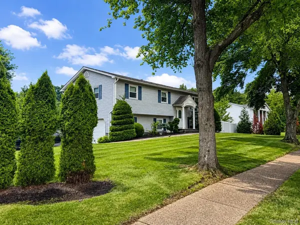 12 Spur DR, Nanuet, NY 10954
