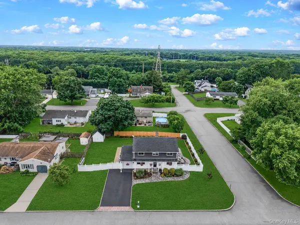 62 Oneida AVE, South Setauket, NY 11720