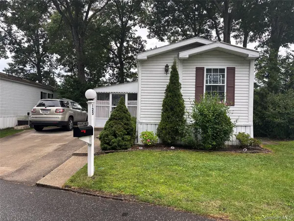 1661 Old Country RD #125, Riverhead, NY 11901