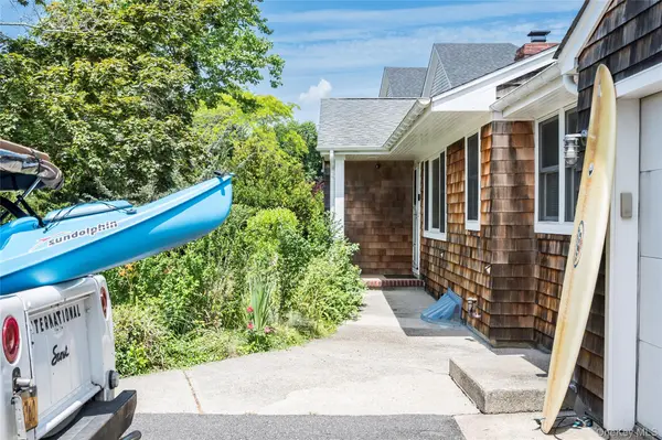 27 West Side AVE, East Quogue, NY 11942