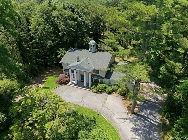 19 Pheasant Hill LN, Old Brookville, NY 11545