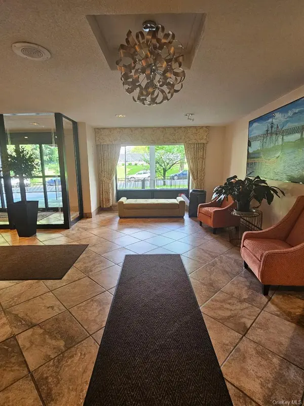 160 academy ST #8C, Poughkeepsie, NY 12601