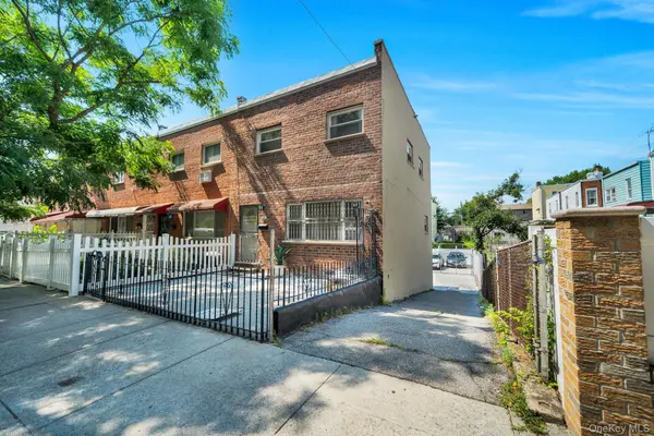 2067 Chatterton AVE, Bronx, NY 10472