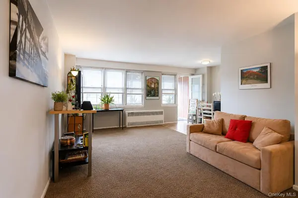 4310 Kissena BLVD #6B, Flushing, NY 11355