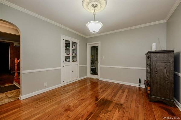 295 Maryland AVE, Freeport, NY 11520