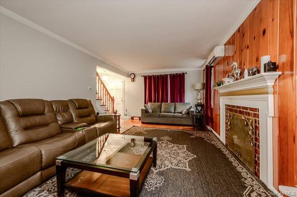 295 Maryland AVE, Freeport, NY 11520