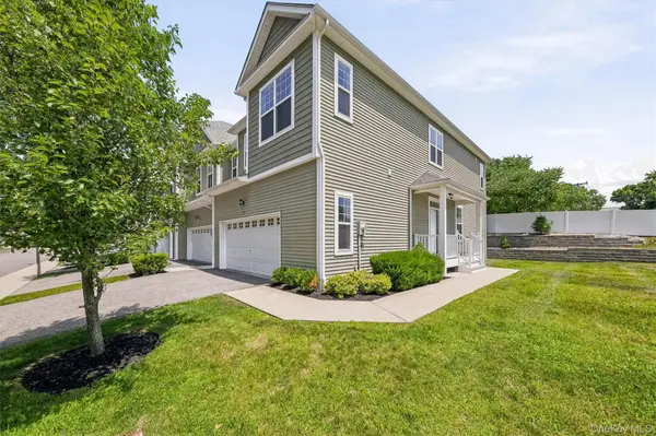 31 Magnolia Park RD, Middletown, NY 10940