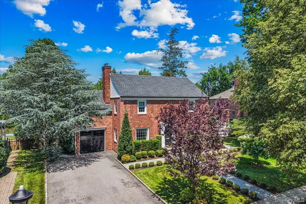 93 Kenwood RD, Garden City, NY 11530