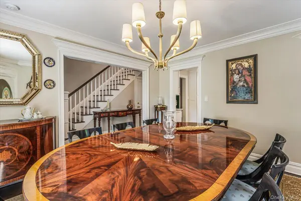 93 Kenwood RD, Garden City, NY 11530