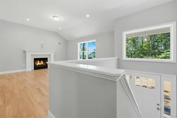 37 2nd ST, Moriches, NY 11955