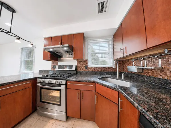 4038 194th ST #3B, Flushing, NY 11358