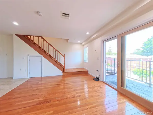 4038 194th ST #3B, Flushing, NY 11358