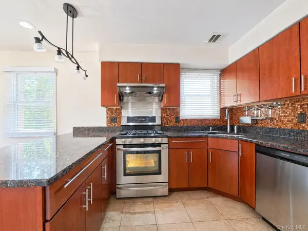 4038 194th ST #3B, Flushing, NY 11358
