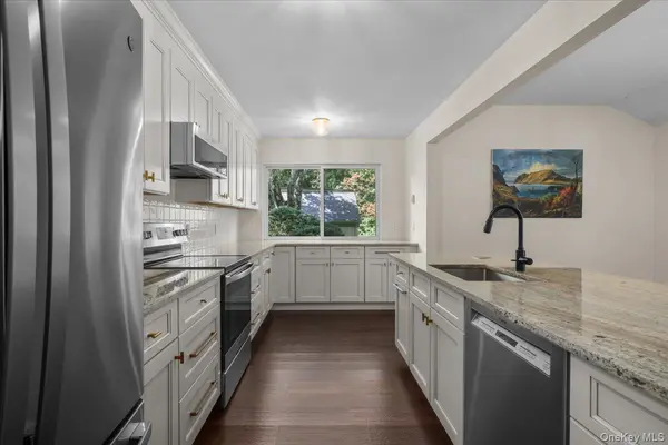156 Heritage HLS #A, Somers, NY 10589