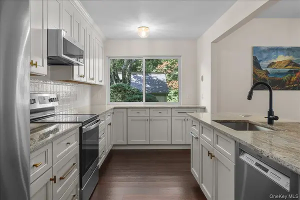156 Heritage HLS #A, Somers, NY 10589
