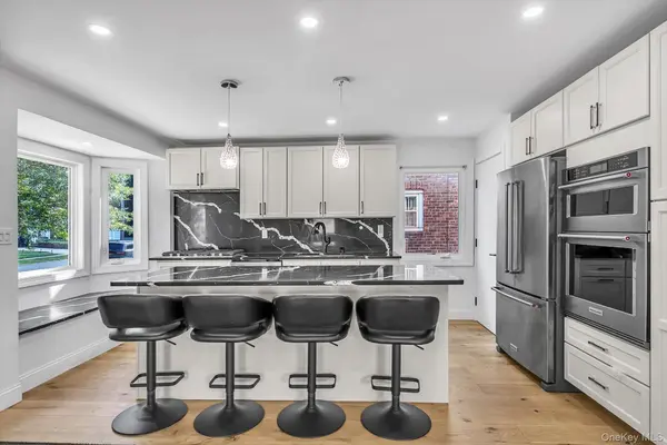 206-15 Richland AVE, Oakland Gardens, NY 11364