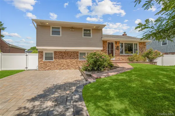 16 Cumberland RD, Jericho, NY 11753