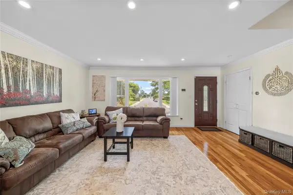 16 Cumberland RD, Jericho, NY 11753