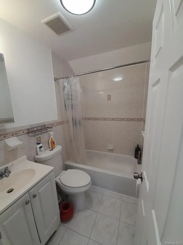 176-34 133rd AVE #2nd flr, Jamaica, NY 11434