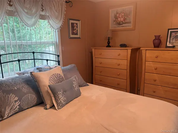 525 Riverleigh AVE #P6, Riverhead, NY 11901
