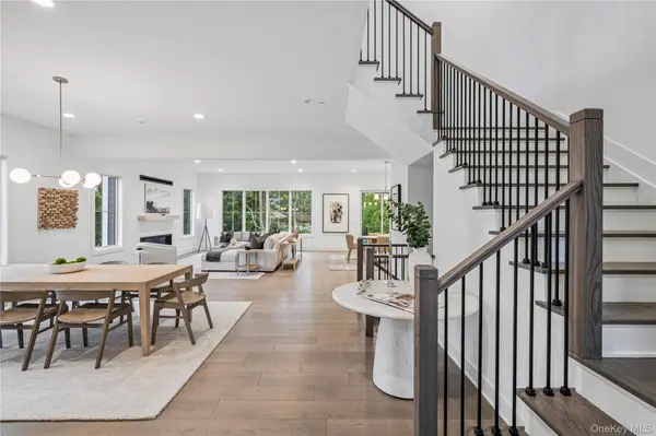 14 Sequoia CIR, Manhasset, NY 11030