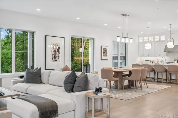 14 Sequoia CIR, Manhasset, NY 11030