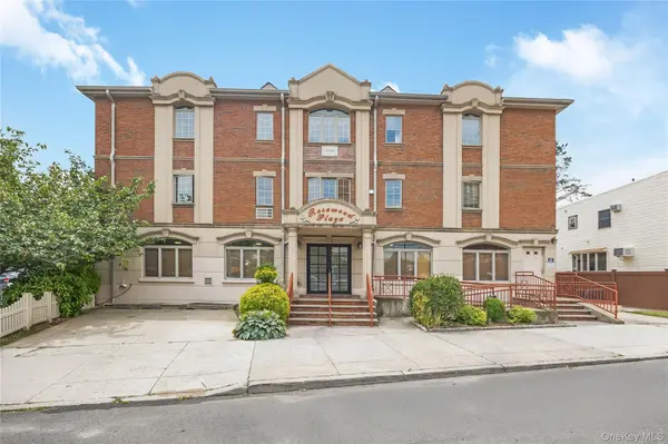 66-06 70th ST #R5, Middle Village, NY 11379