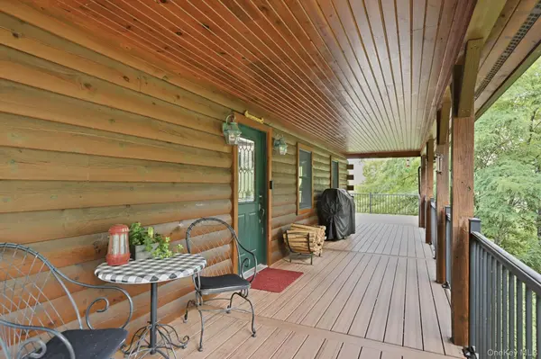 8 McKinley AVE, Greenwood Lake, NY 10925