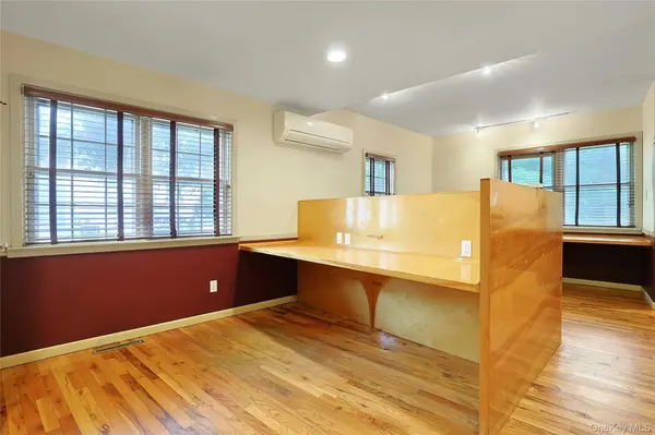 101 Main ST, Tappan, NY 10983
