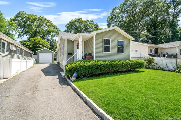 86 Eastview RD, Ronkonkoma, NY 11779