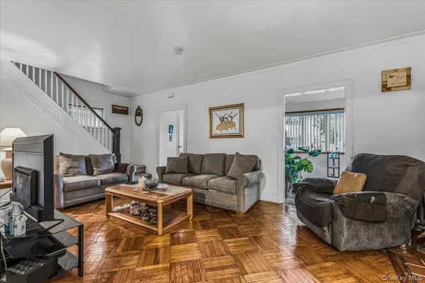 212-16 93rd AVE, Queens Village, NY 11428
