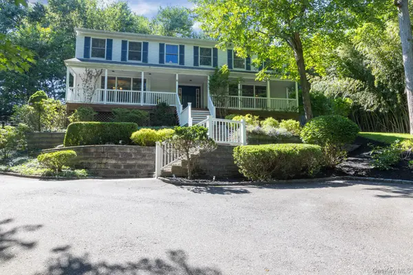 6 Cedar DR, Stony Brook, NY 11790