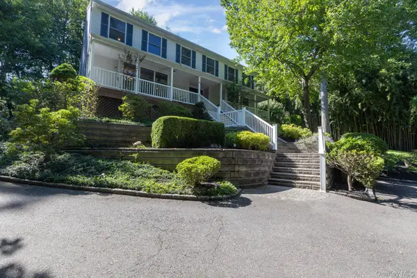 6 Cedar DR, Stony Brook, NY 11790